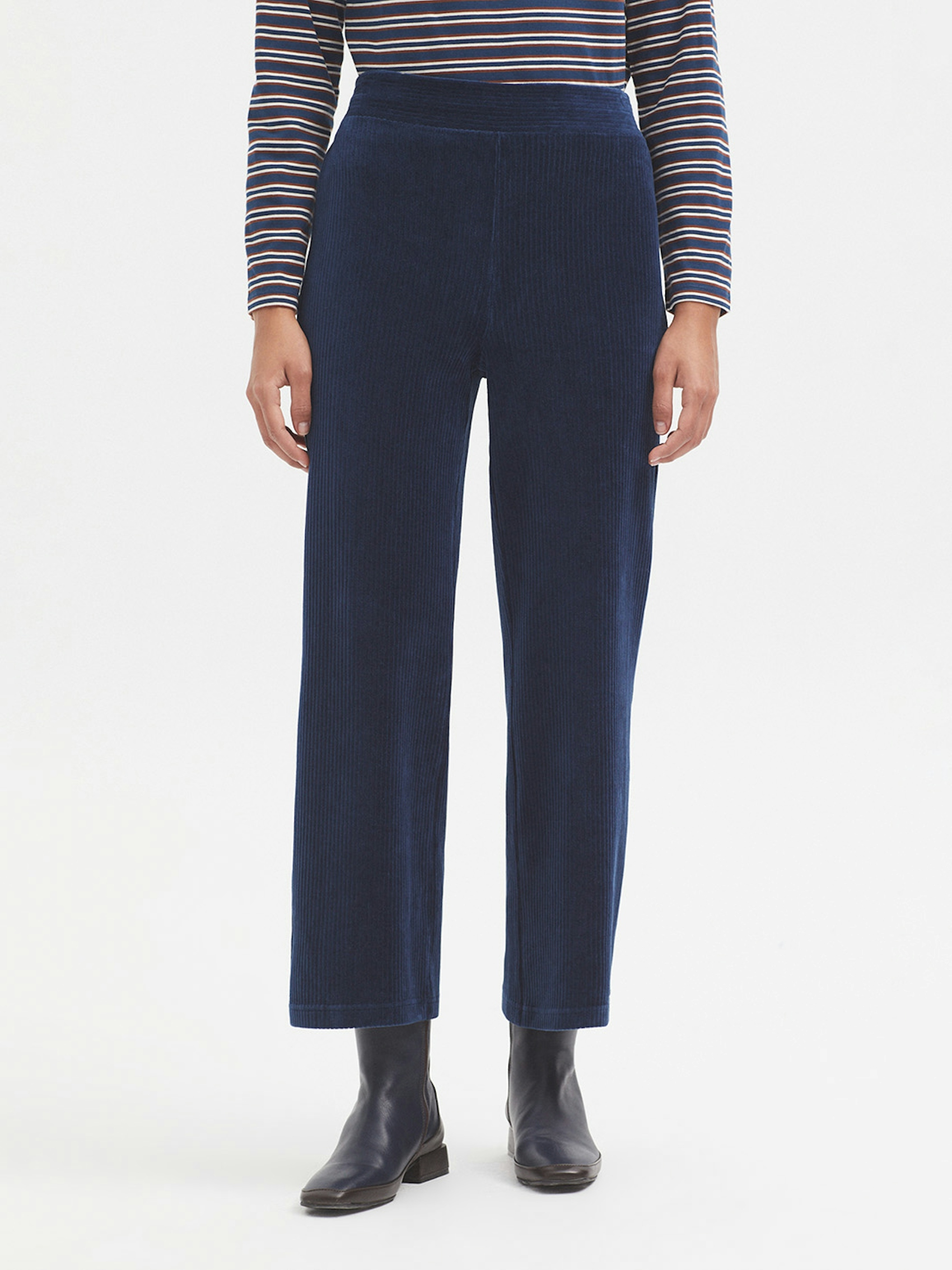 Stretch cord trousers