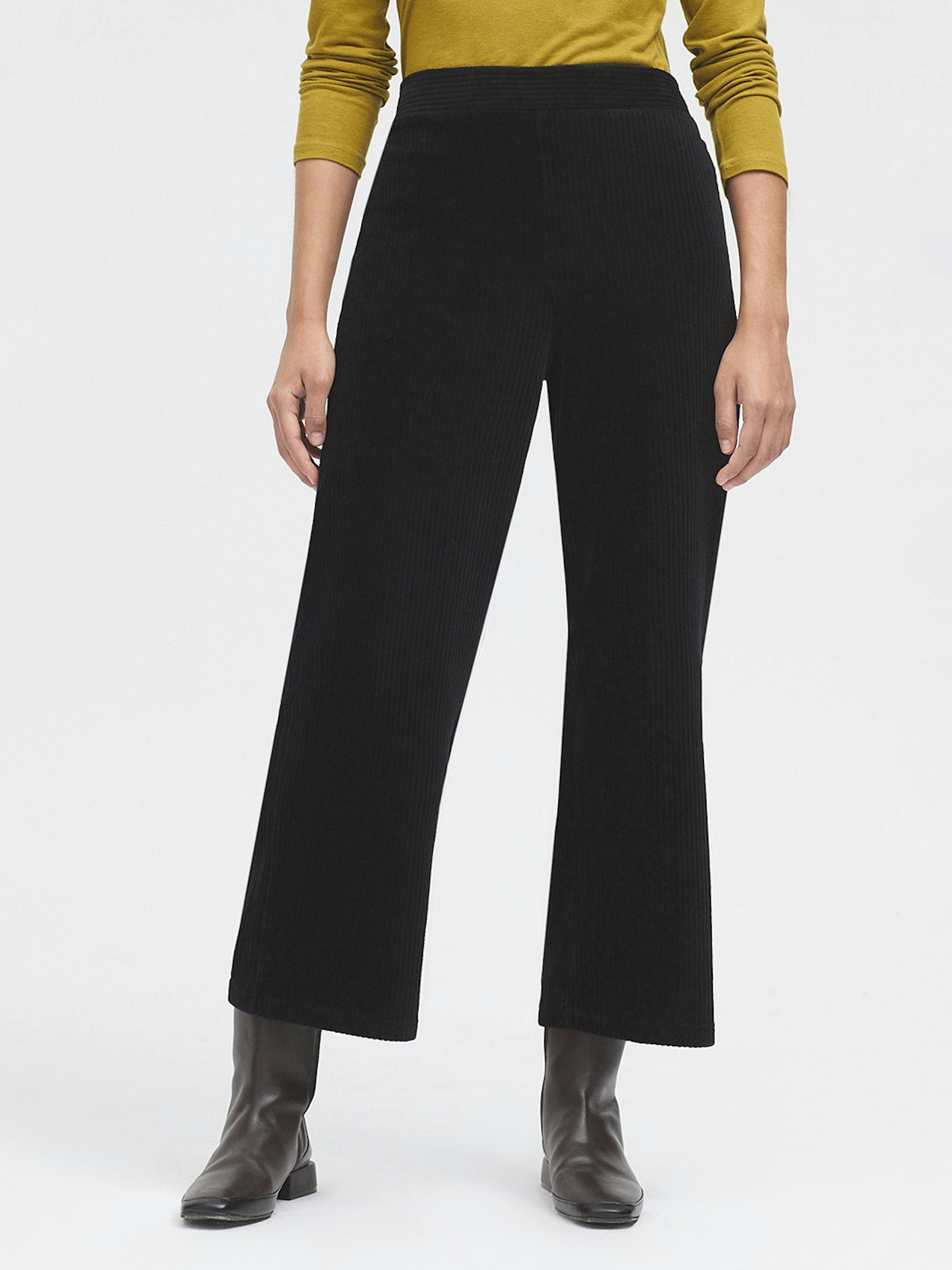 Stretch cord trousers