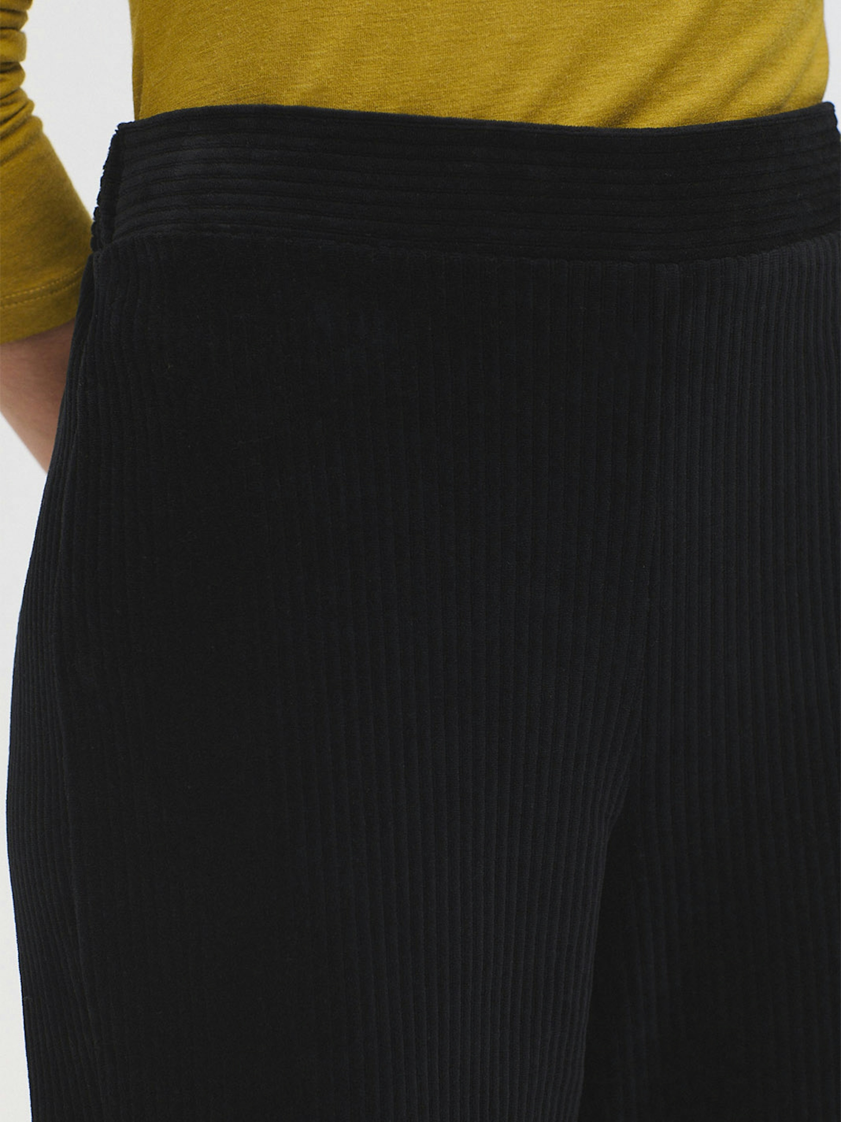 Stretch cord trousers