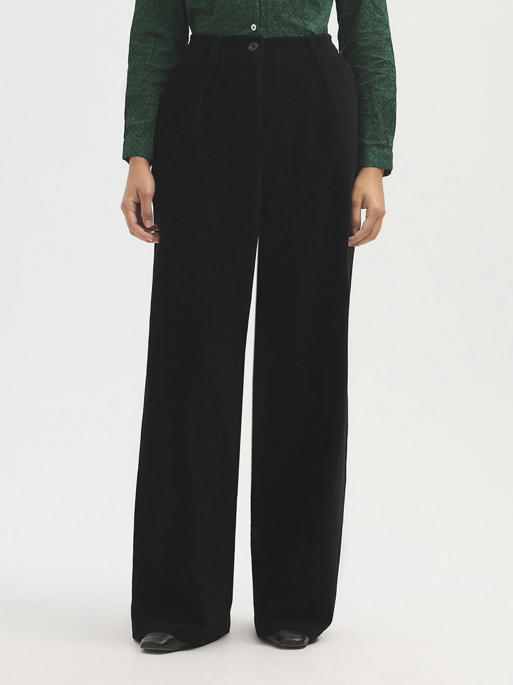 Stretch cord trousers
