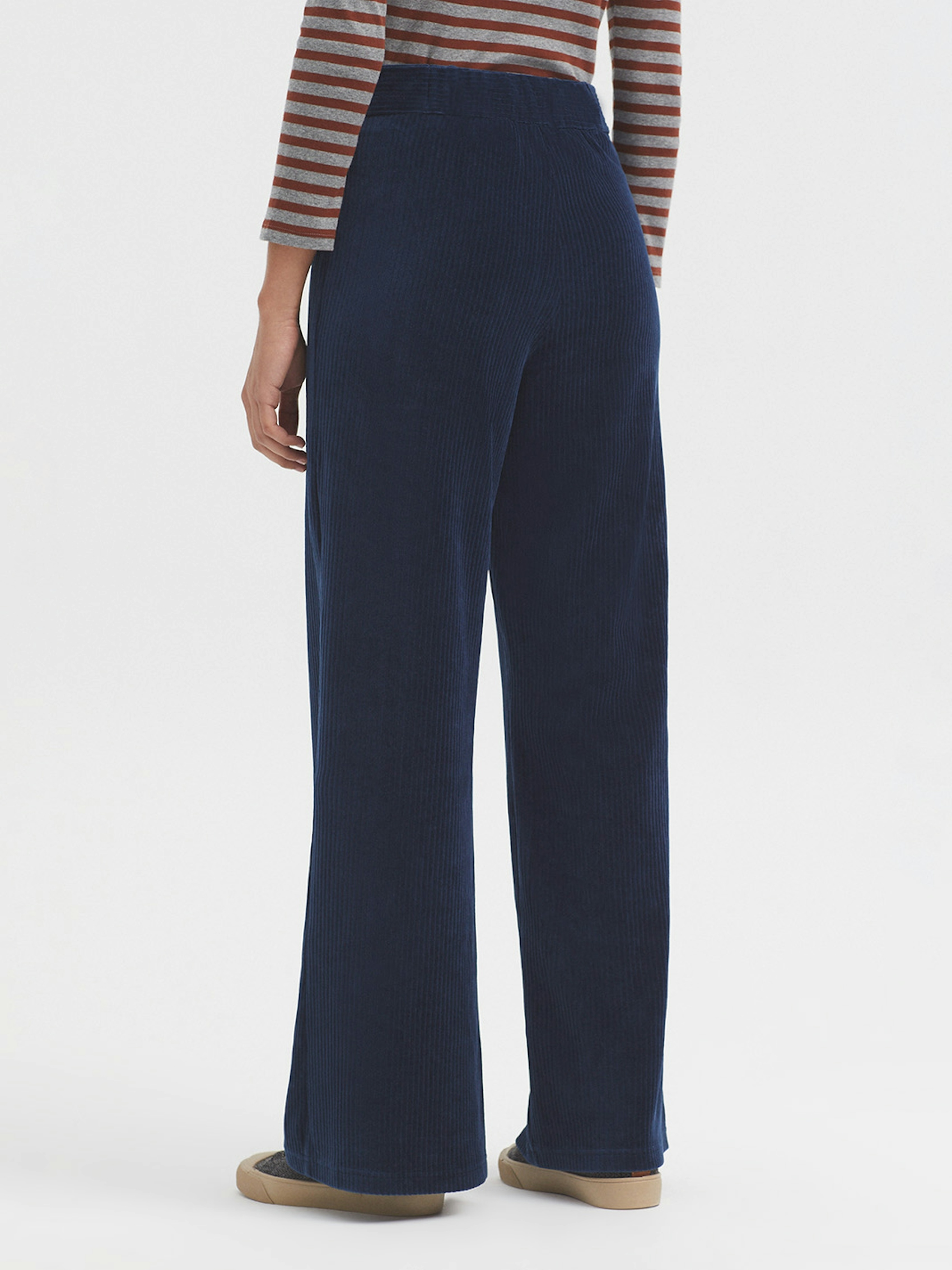 Stretch cord trousers