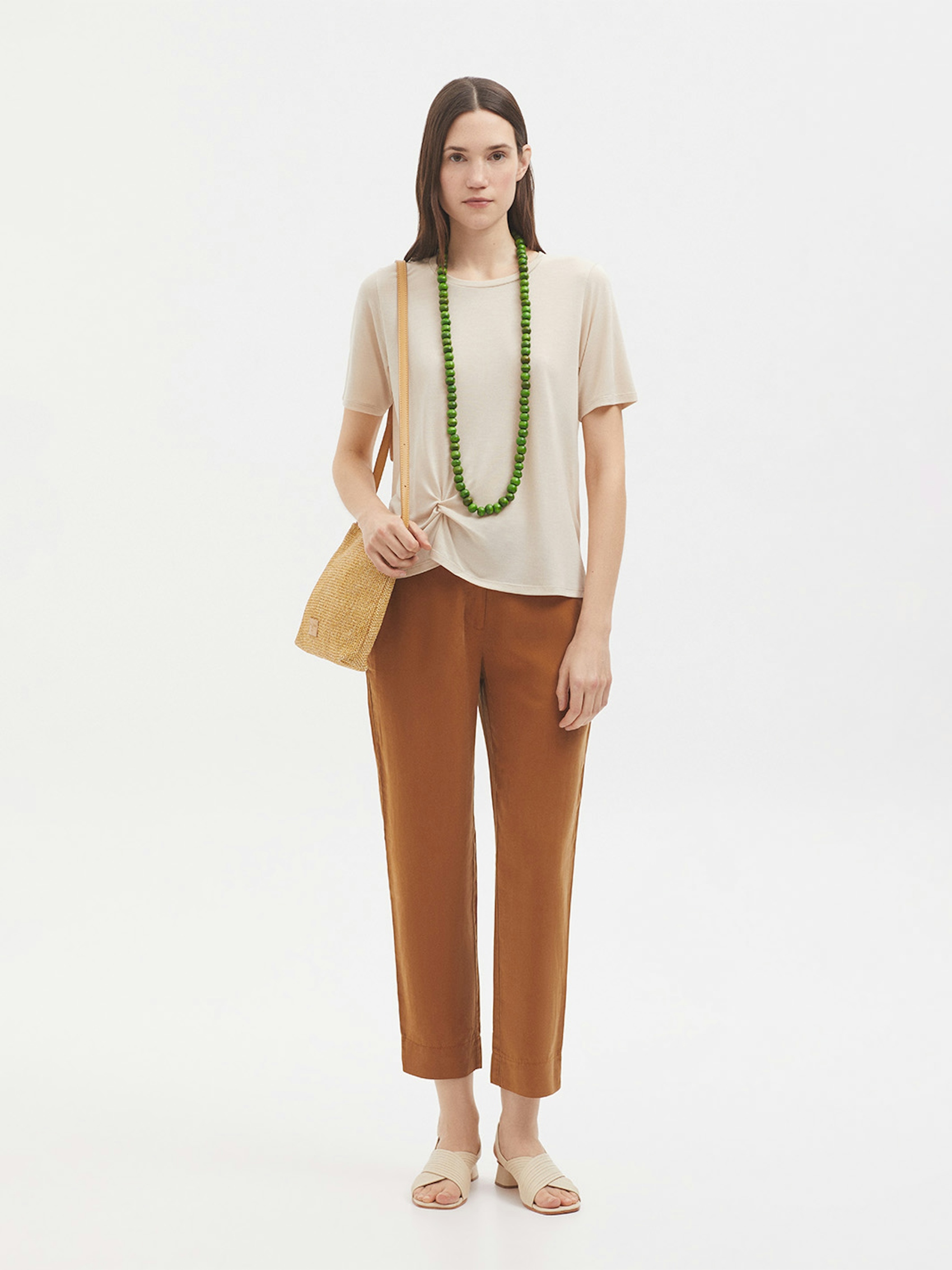 Pantalón tencel straight fit