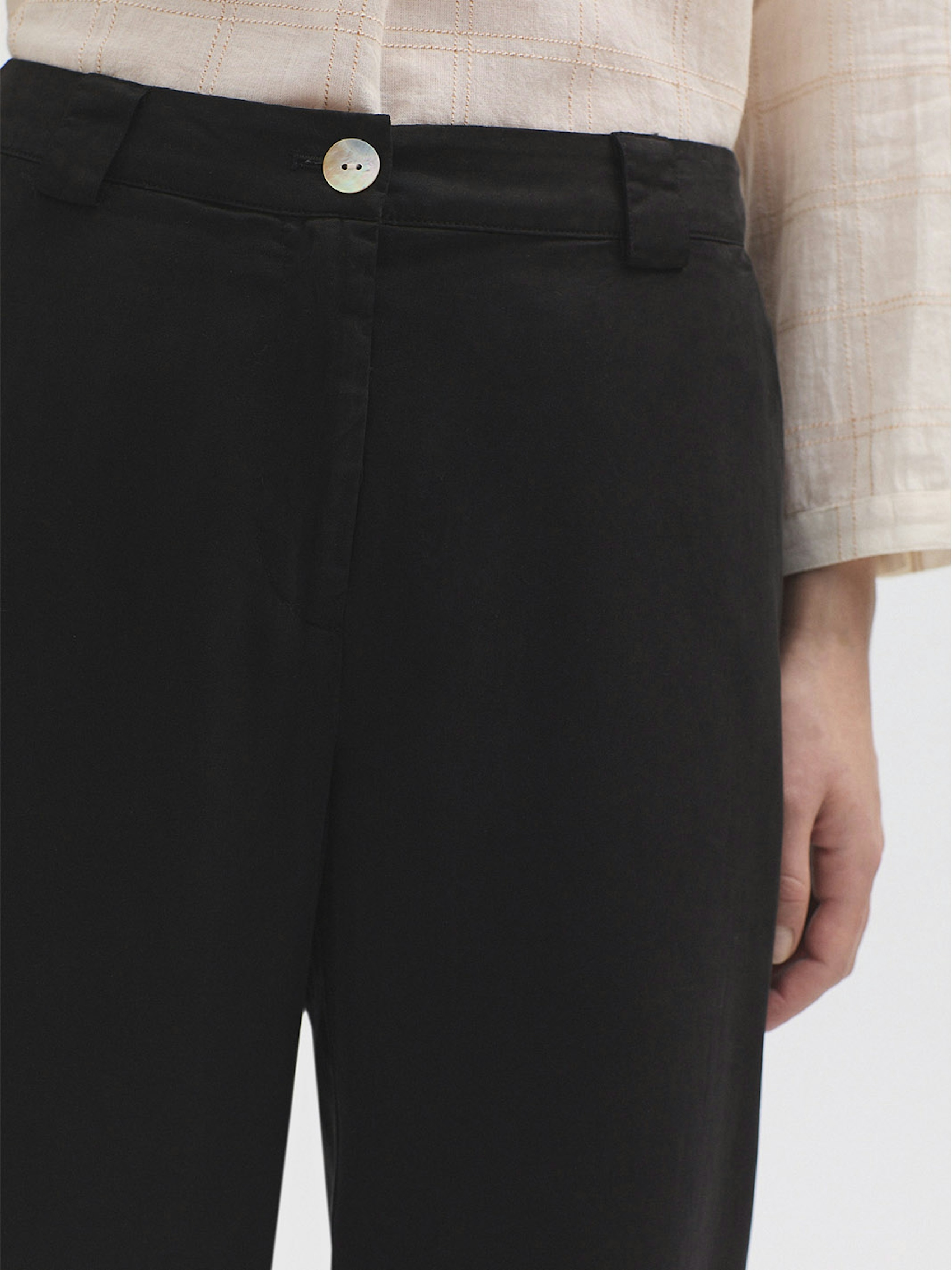 Pantalón tencel straight fit