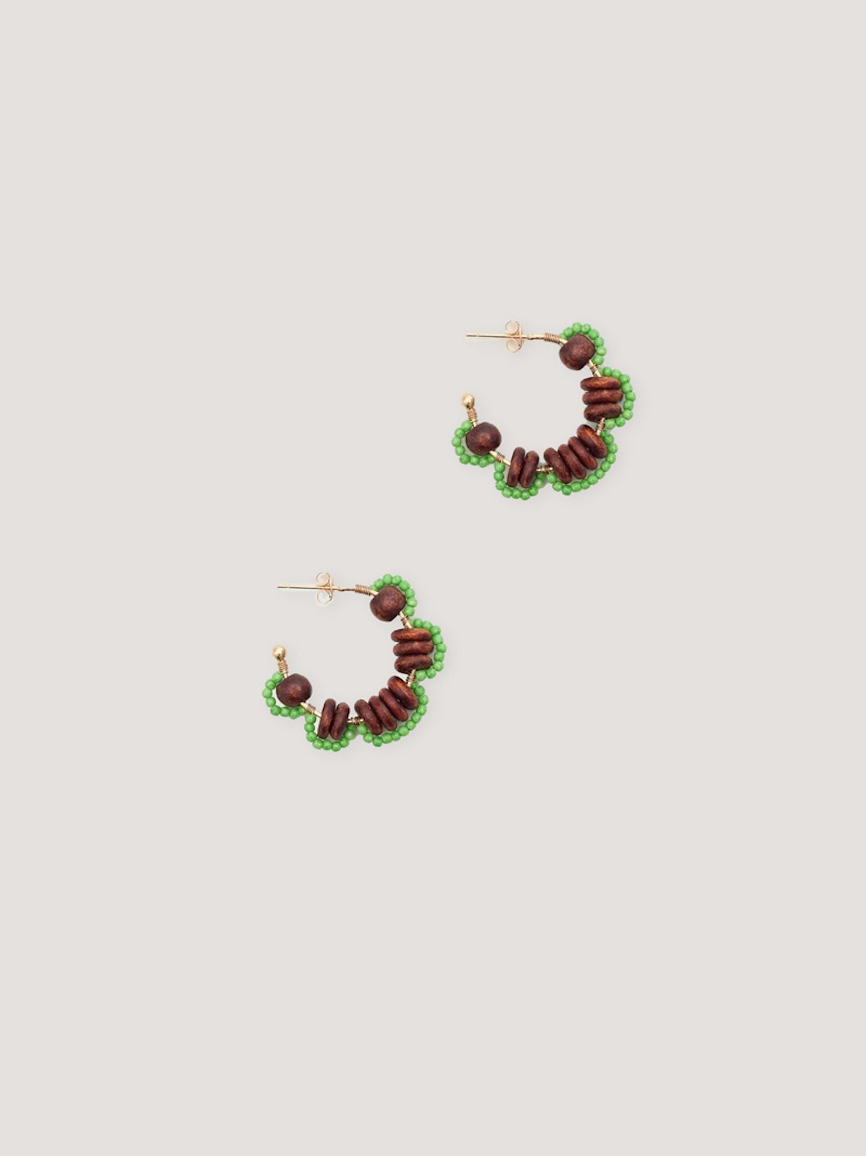 Pendientes de aro con forma de flor