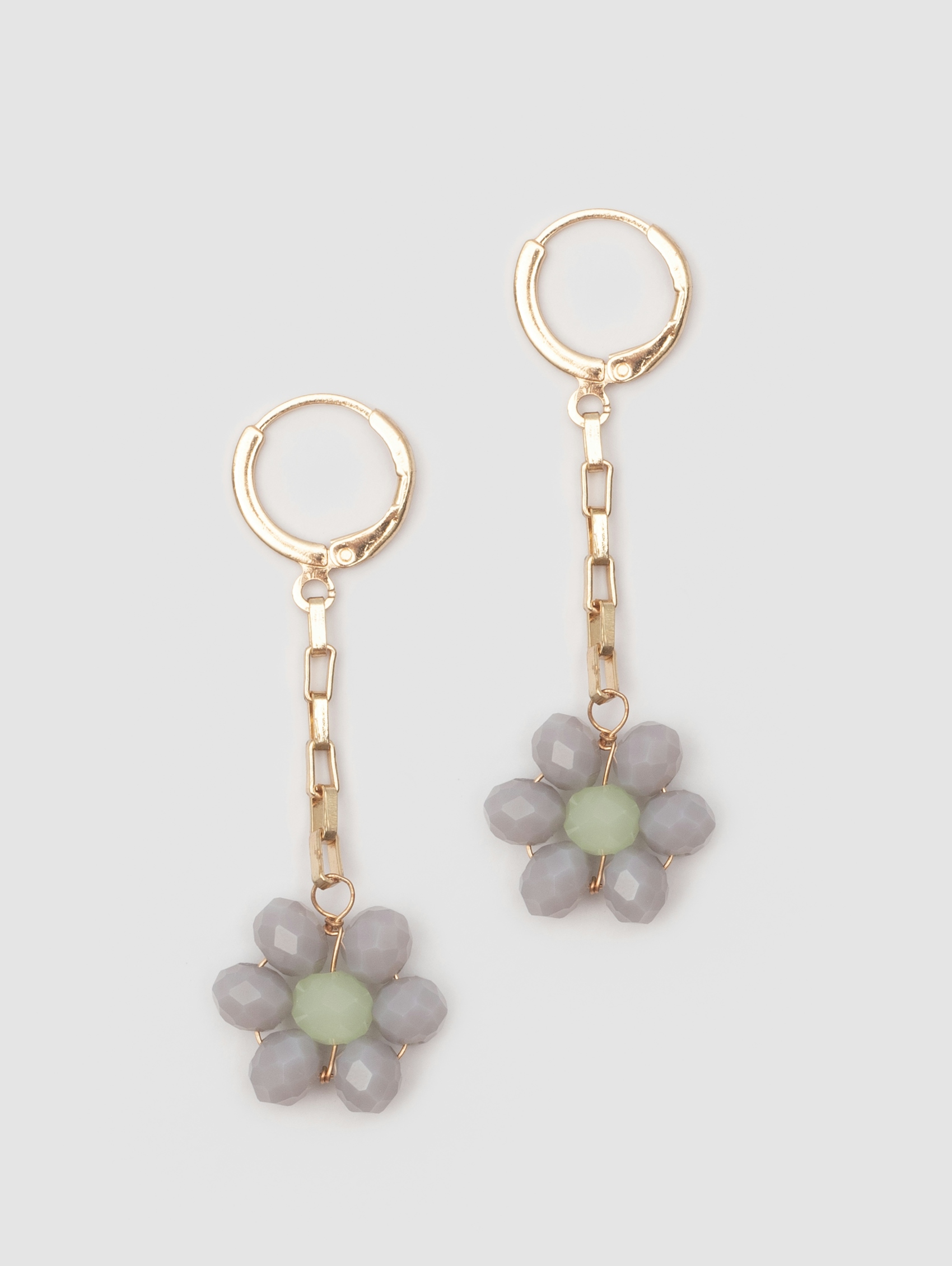 Dangling flower earrings