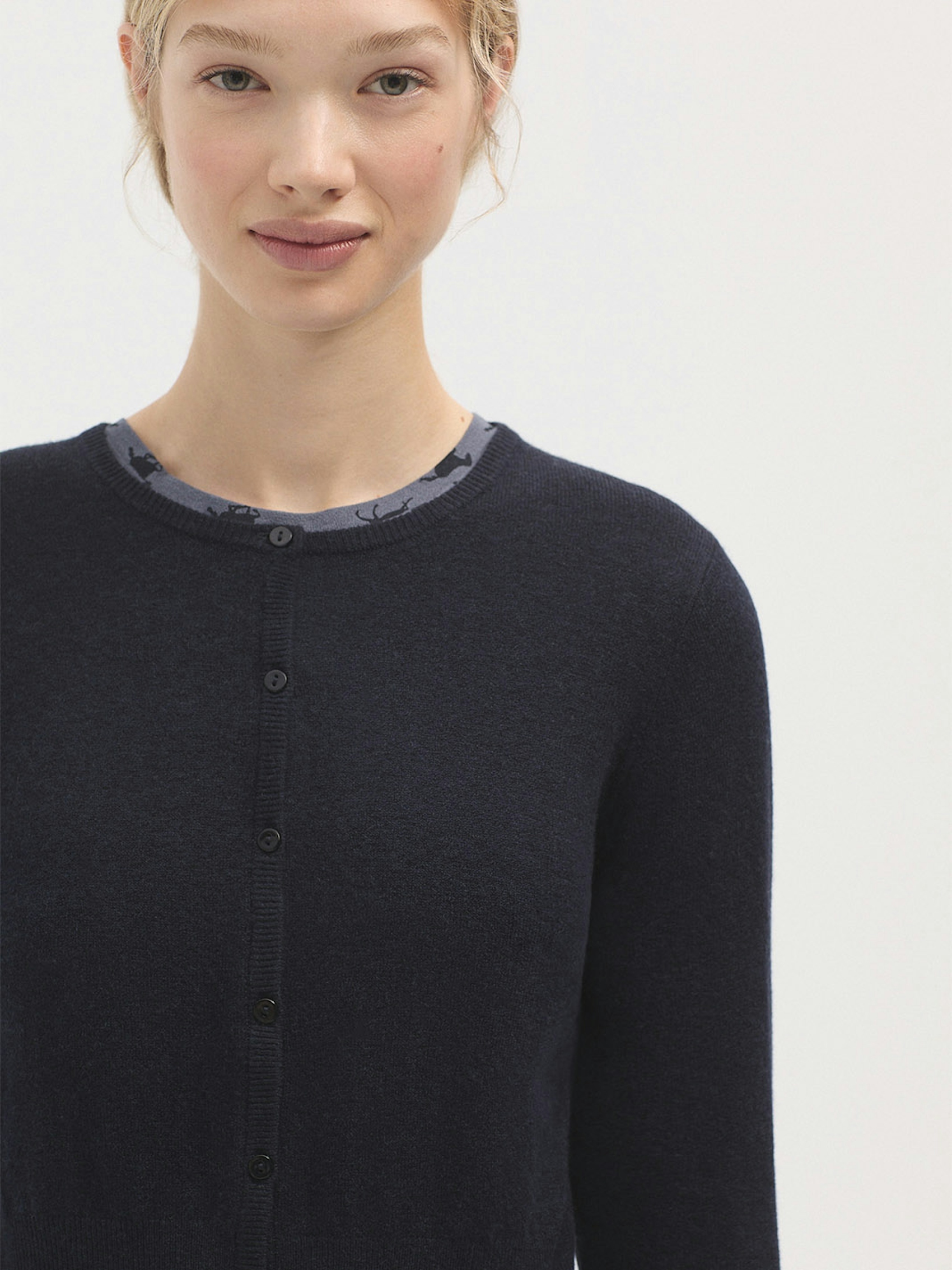 Short cardigan