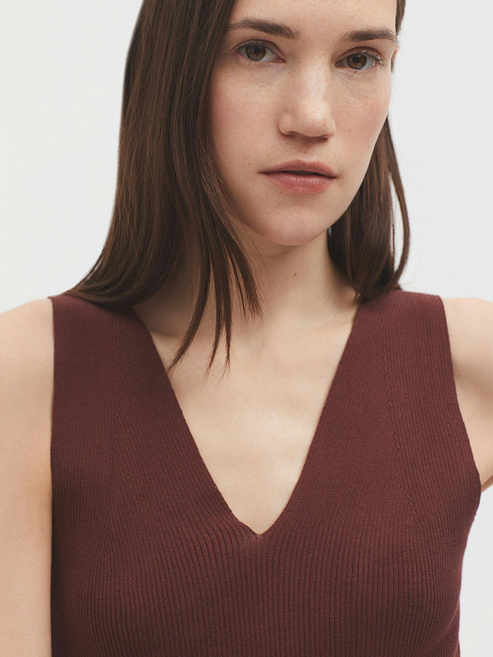 Ribbed V neck top