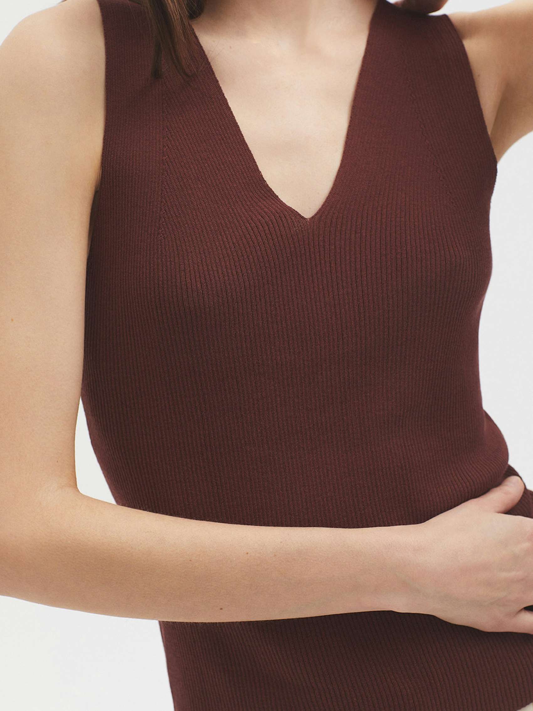 Ribbed V neck top