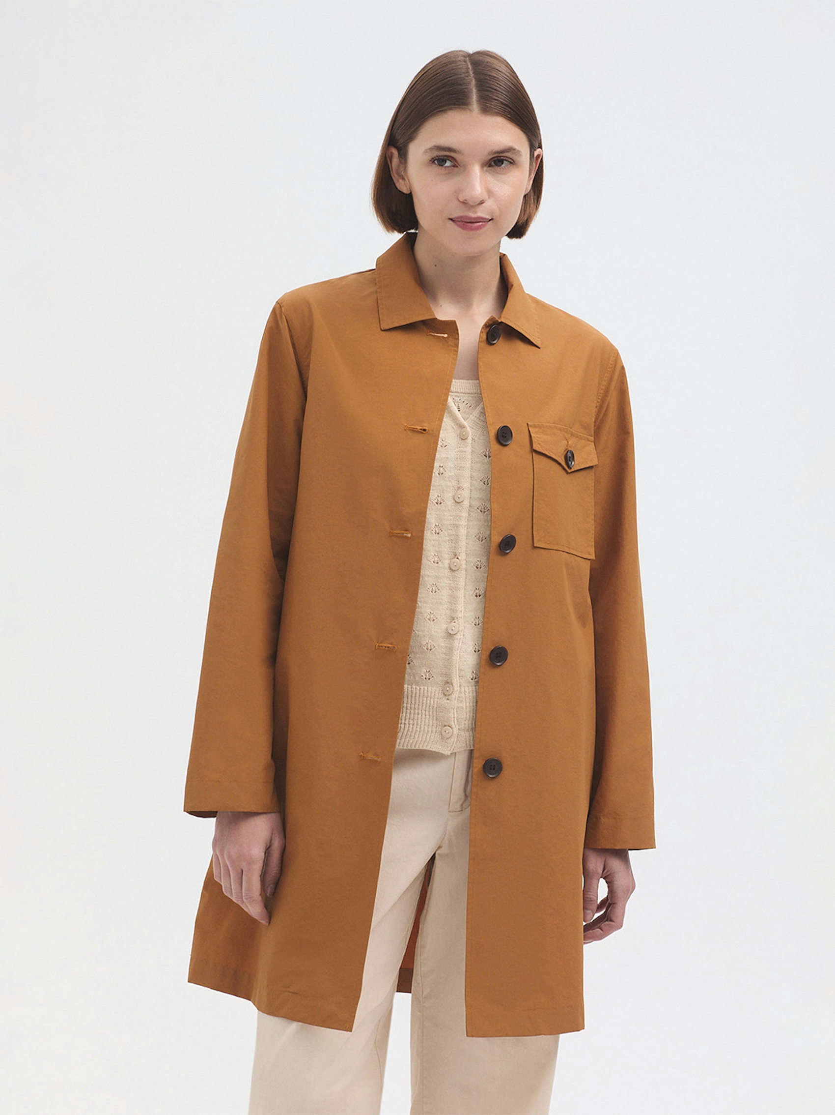 Back pocket trench coat