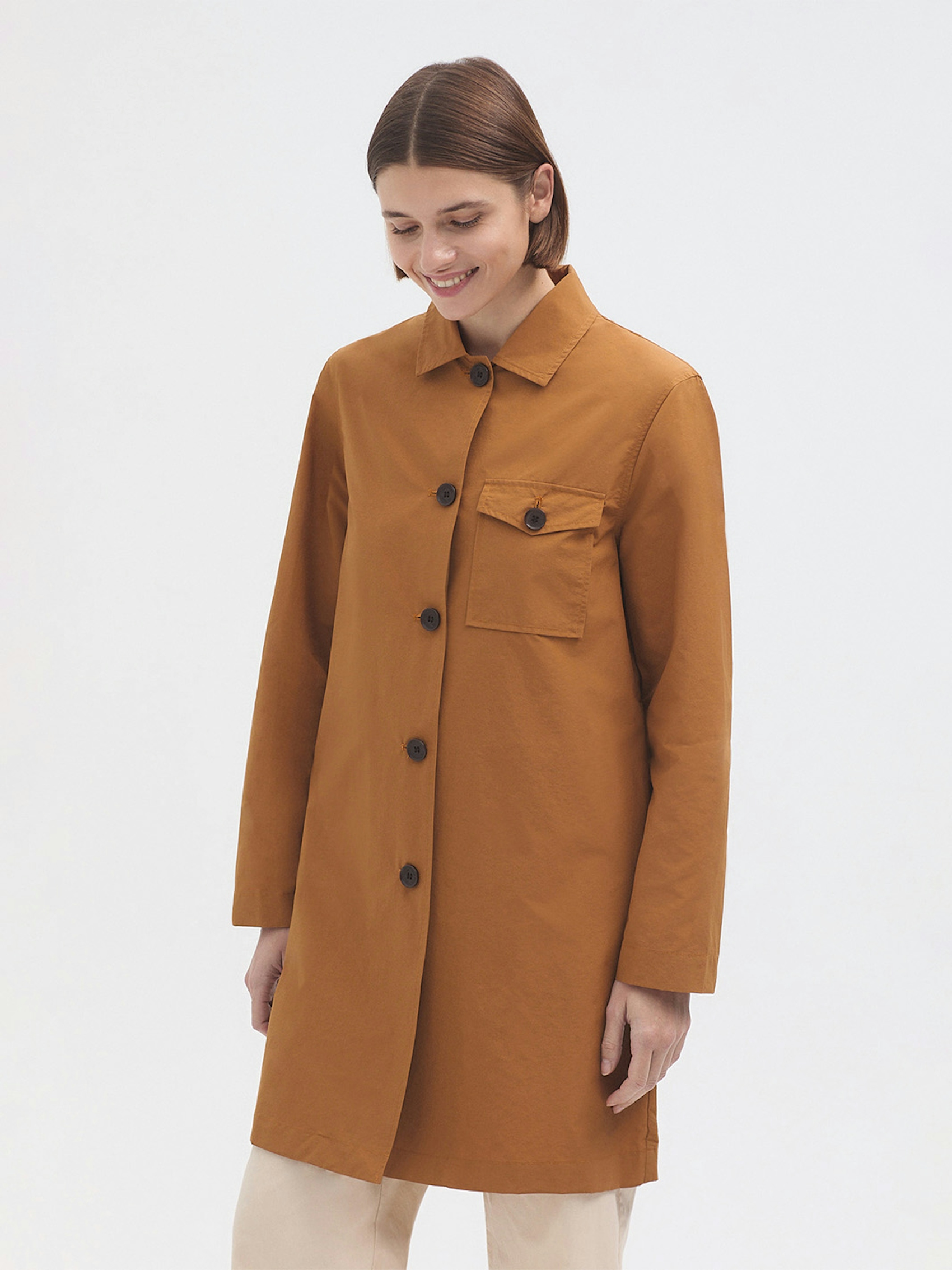 Back pocket trench coat