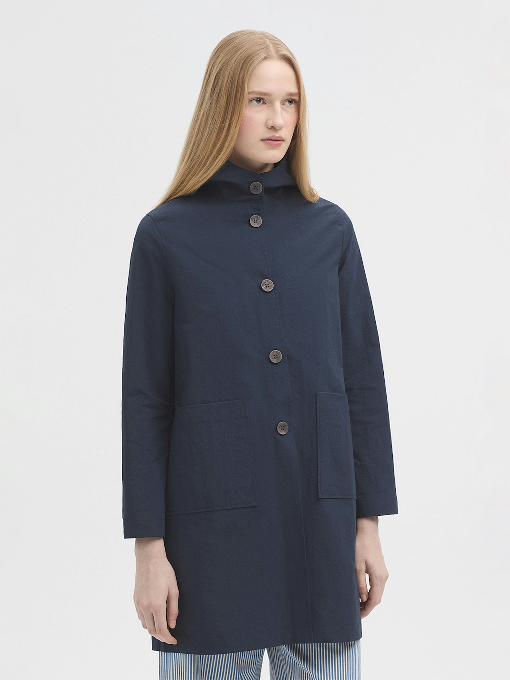 Trench con capucha 2