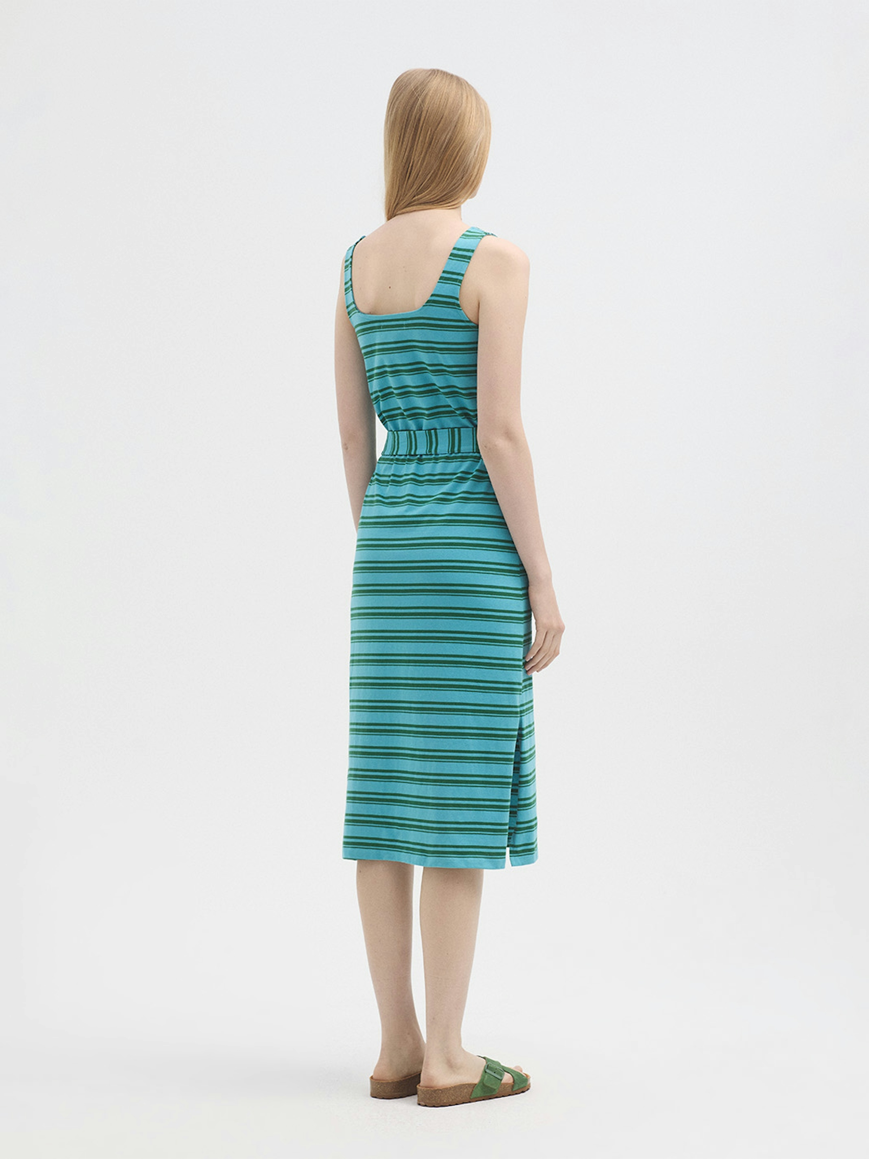 Vestido midi con cinturón