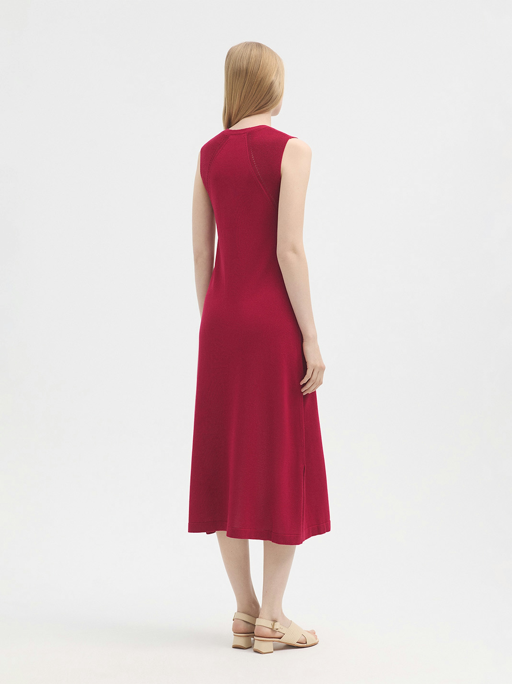 Sleeveless dress