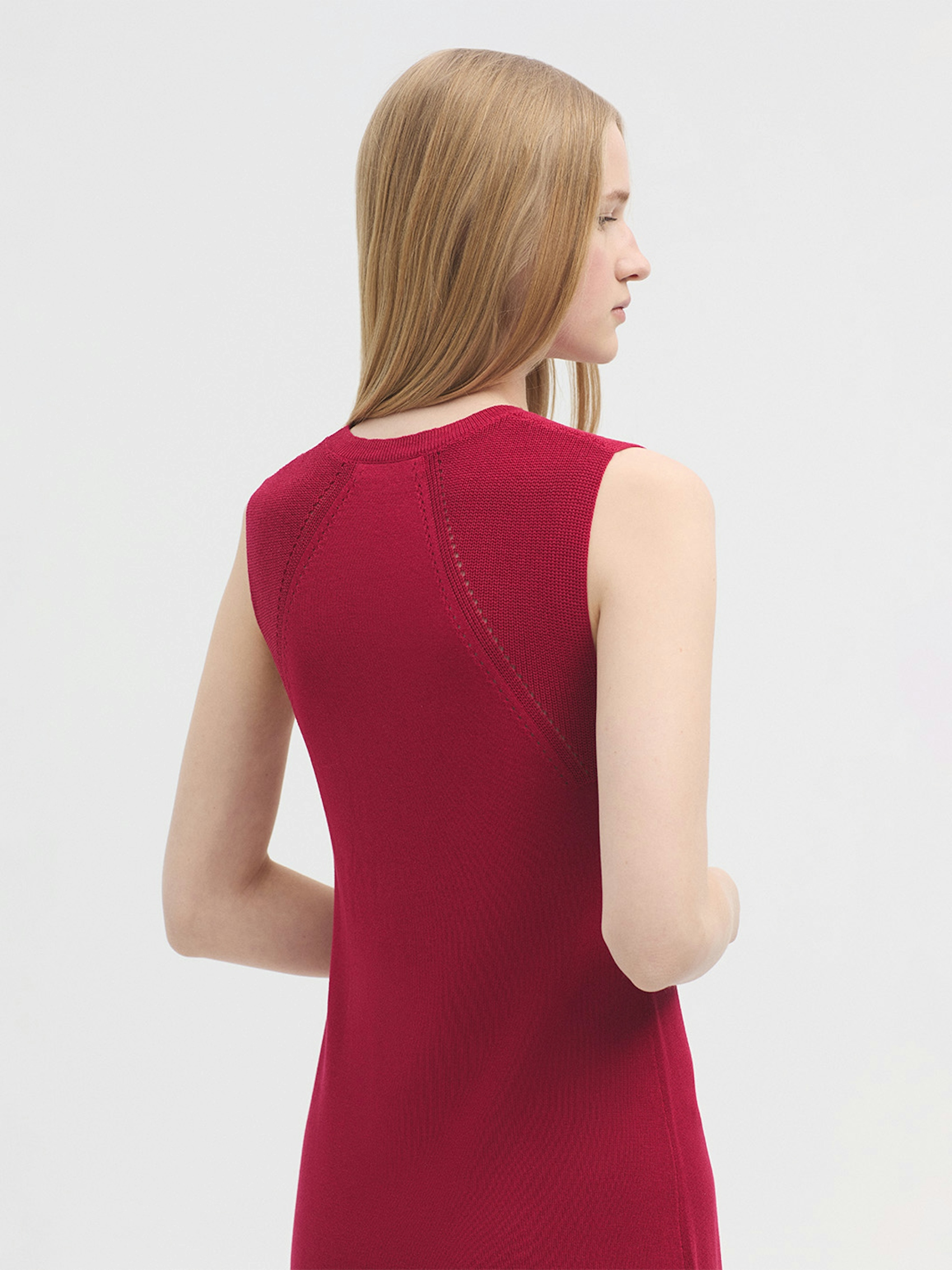 Sleeveless dress