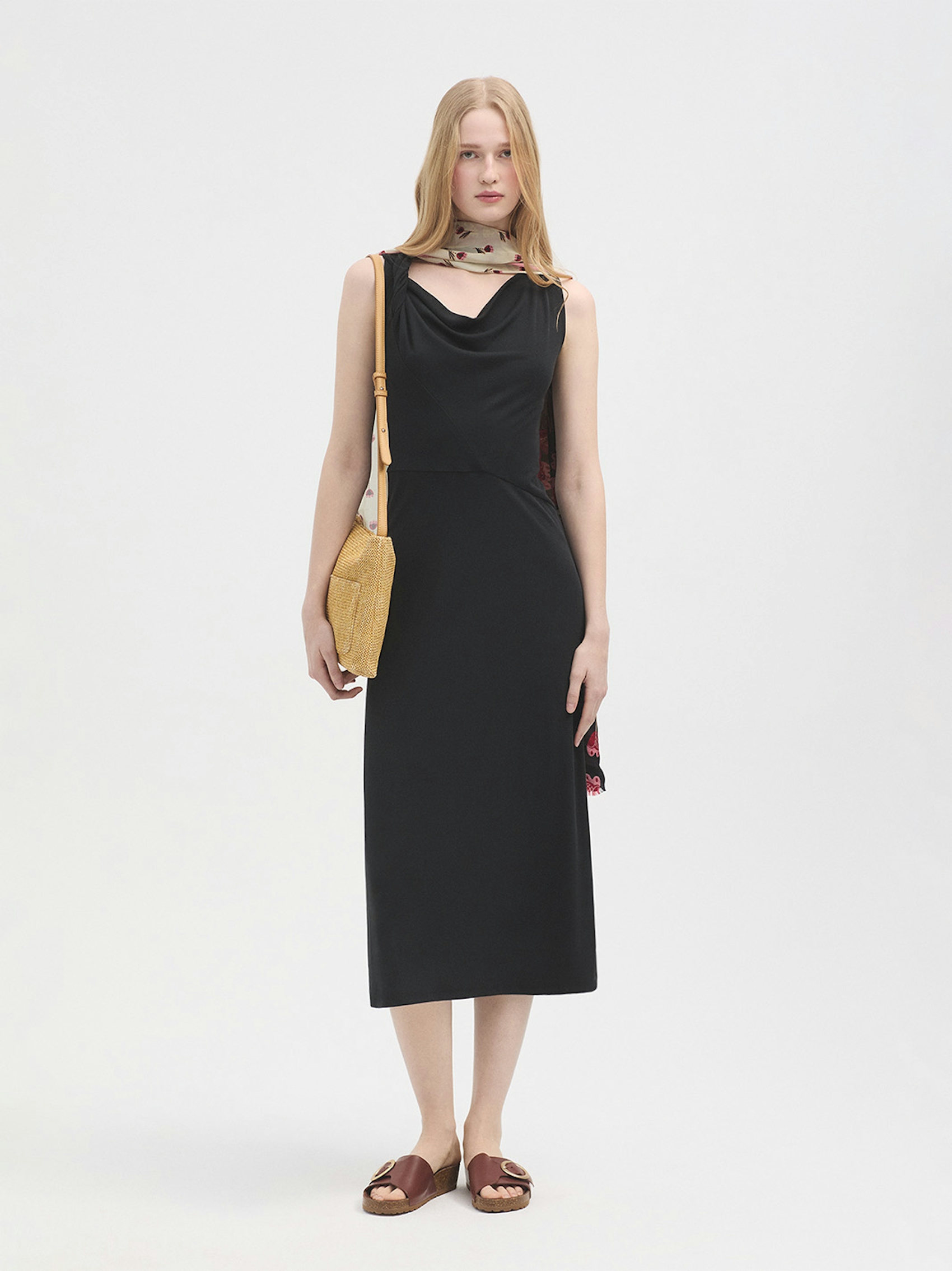 Vestido tirante nudo drapeado