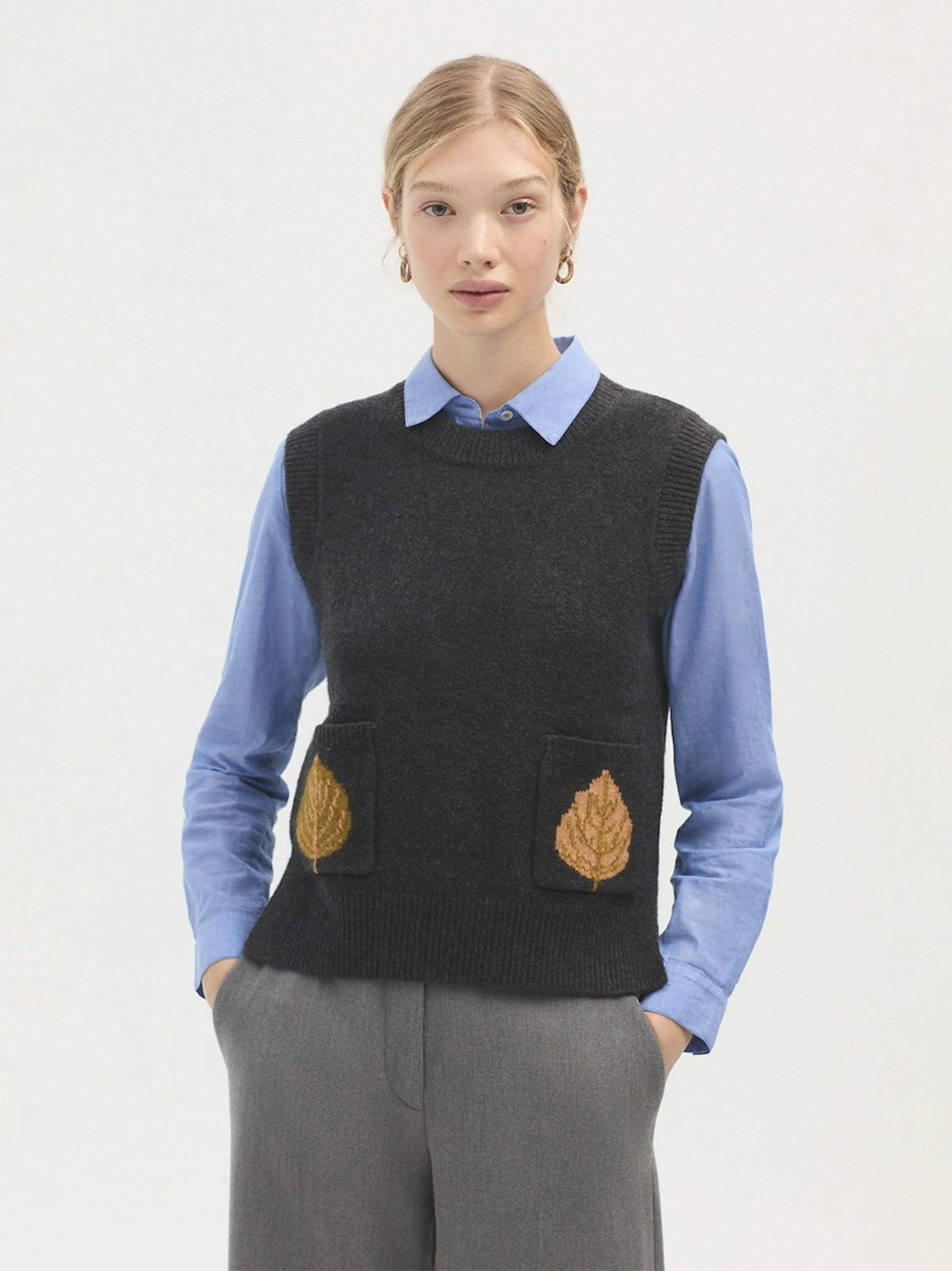 Leaf intarsia vest