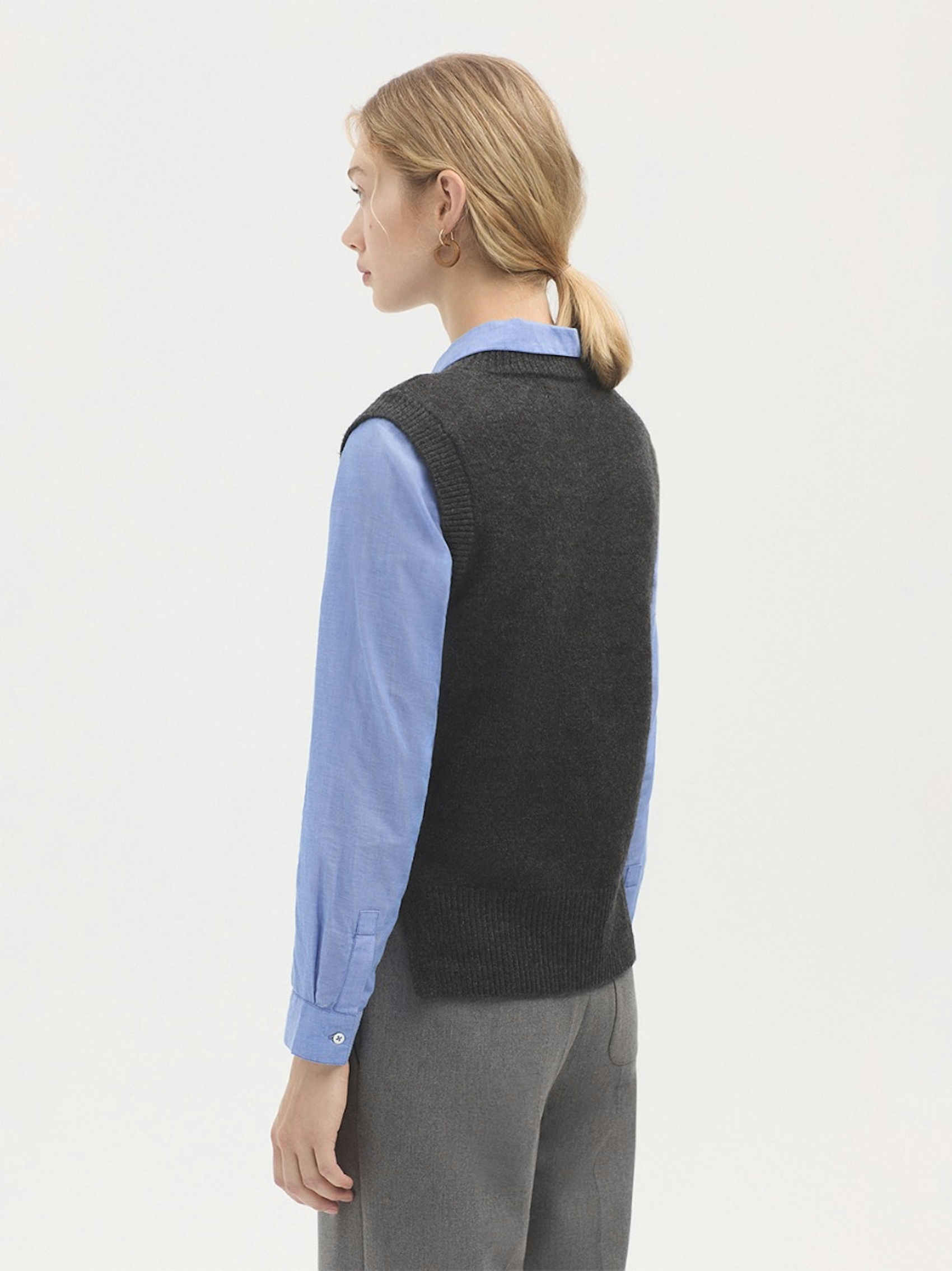 Leaf intarsia vest
