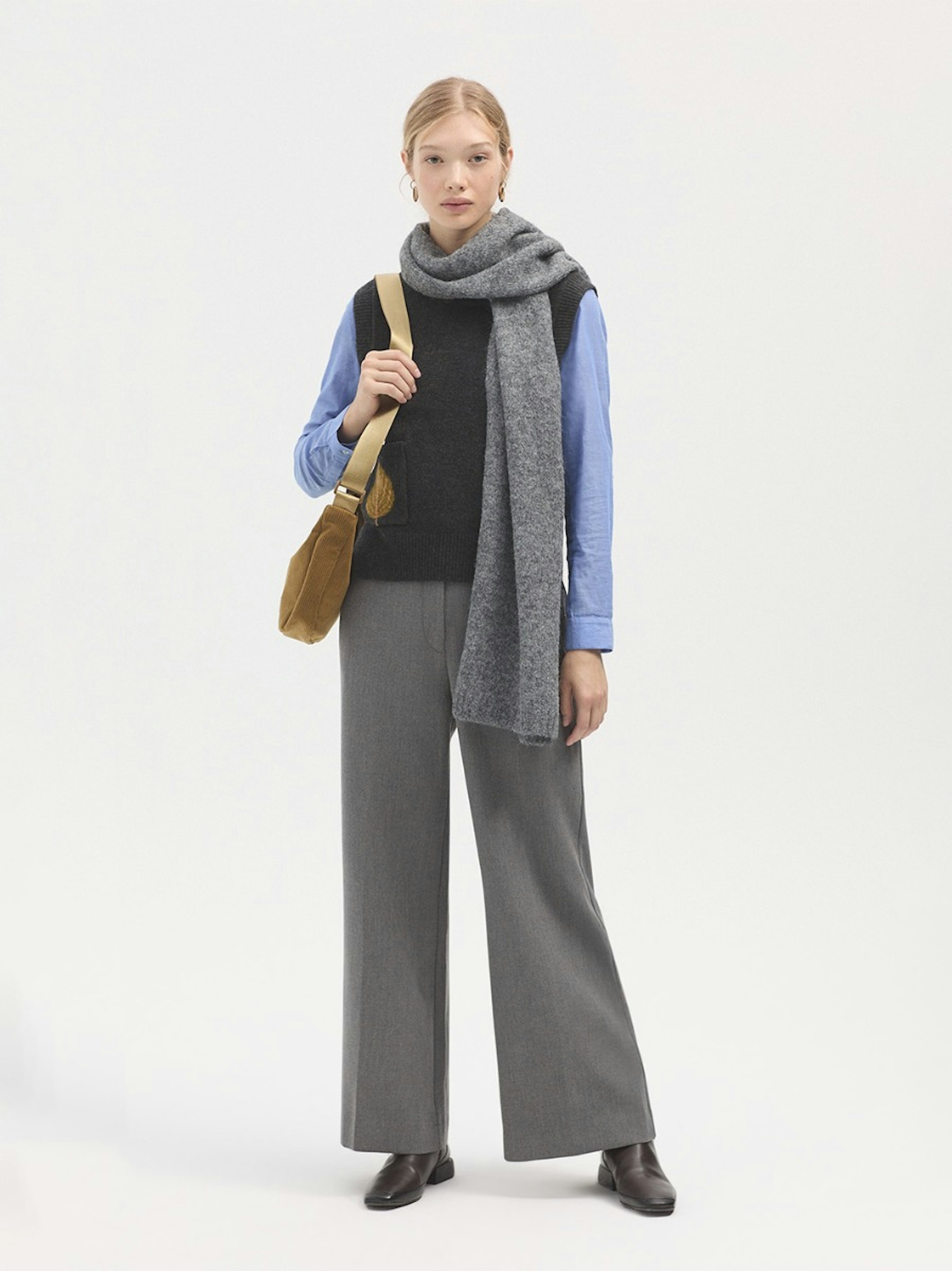 Leaf intarsia vest