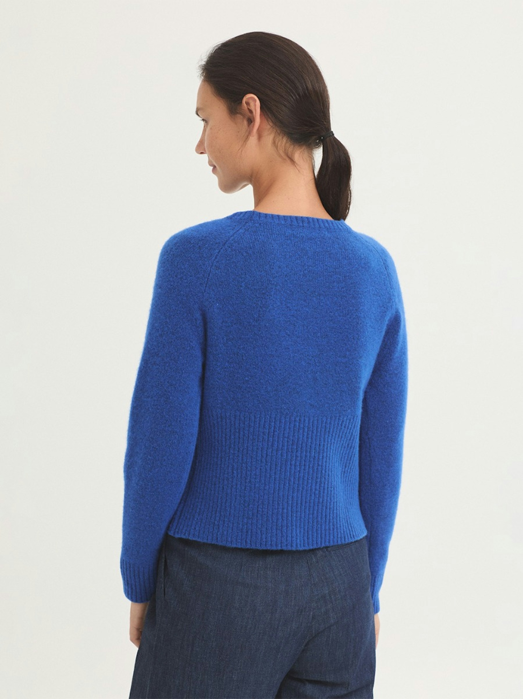 Short lambswool jumper